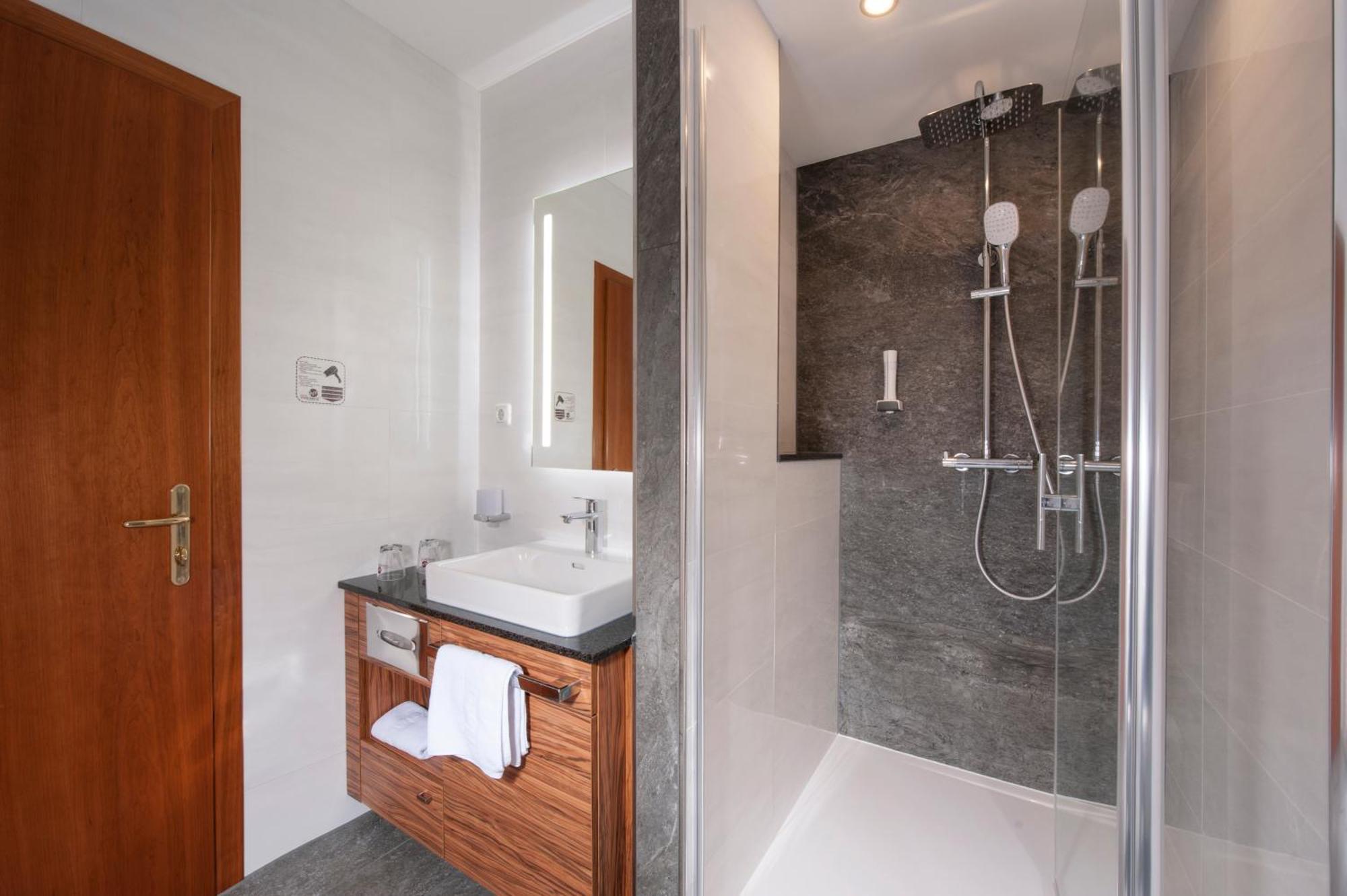 Hotel Weinberg Gmbh Preising Екстериор снимка